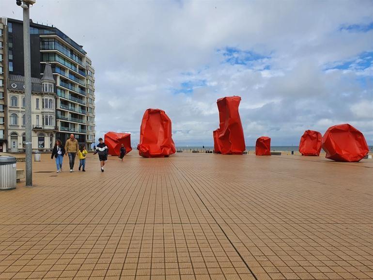 2 Slaapkamer Appartement Op De Zeedijk Van Oostende. Ngoại thất bức ảnh