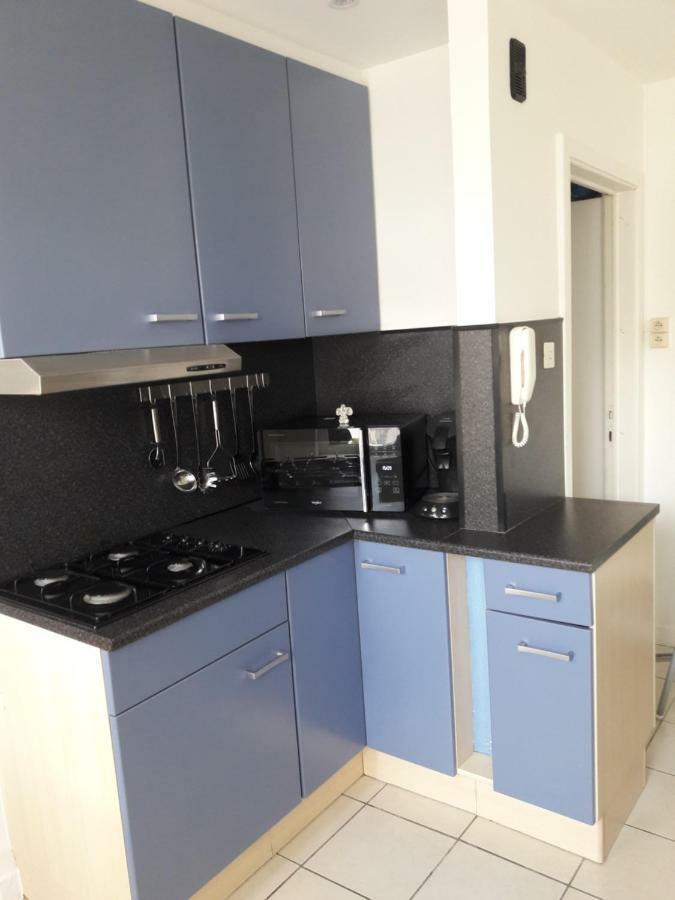 2 Slaapkamer Appartement Op De Zeedijk Van Oostende. Ngoại thất bức ảnh