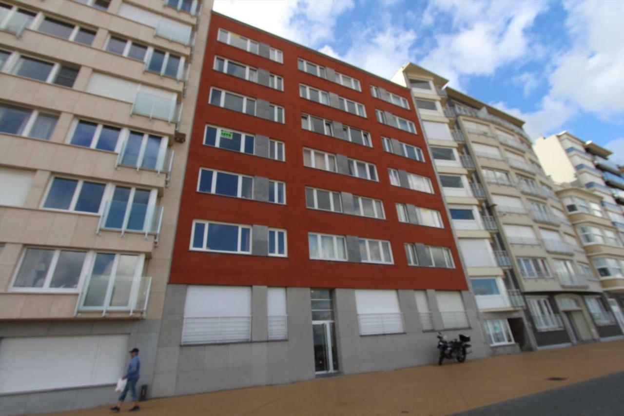 2 Slaapkamer Appartement Op De Zeedijk Van Oostende. Ngoại thất bức ảnh