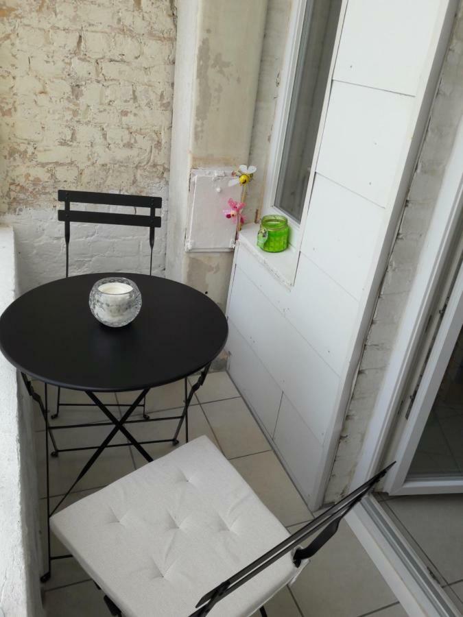 2 Slaapkamer Appartement Op De Zeedijk Van Oostende. Ngoại thất bức ảnh