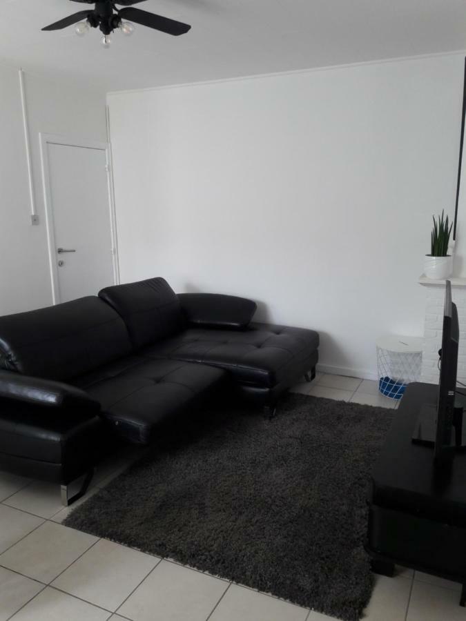 2 Slaapkamer Appartement Op De Zeedijk Van Oostende. Ngoại thất bức ảnh